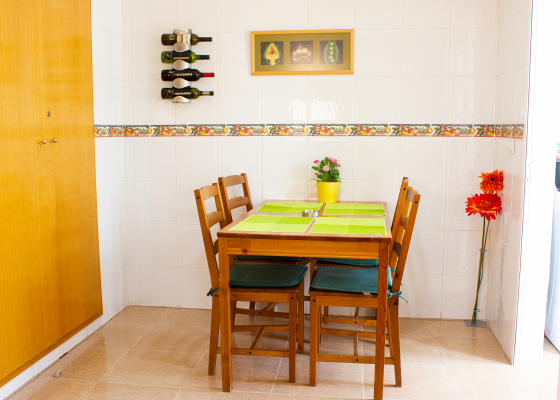 asa Nuri de Rei La Pobla Tornesa. cocina totalmente equipada